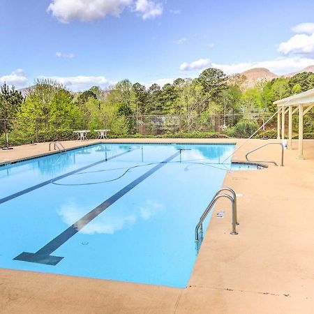 Lake Lure Studio With Private Balcony And Pool Access! 外观 照片