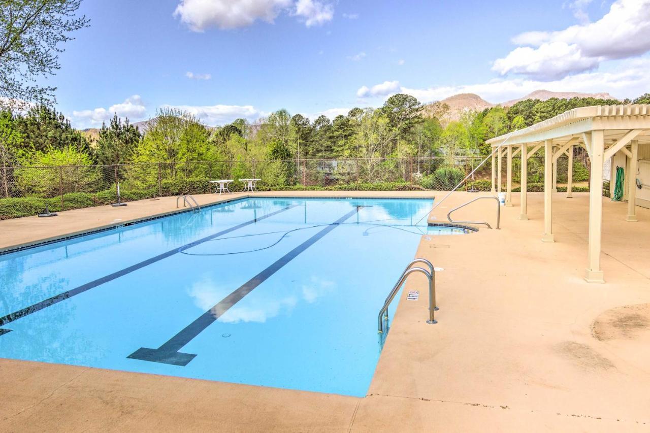 Lake Lure Studio With Private Balcony And Pool Access! 外观 照片