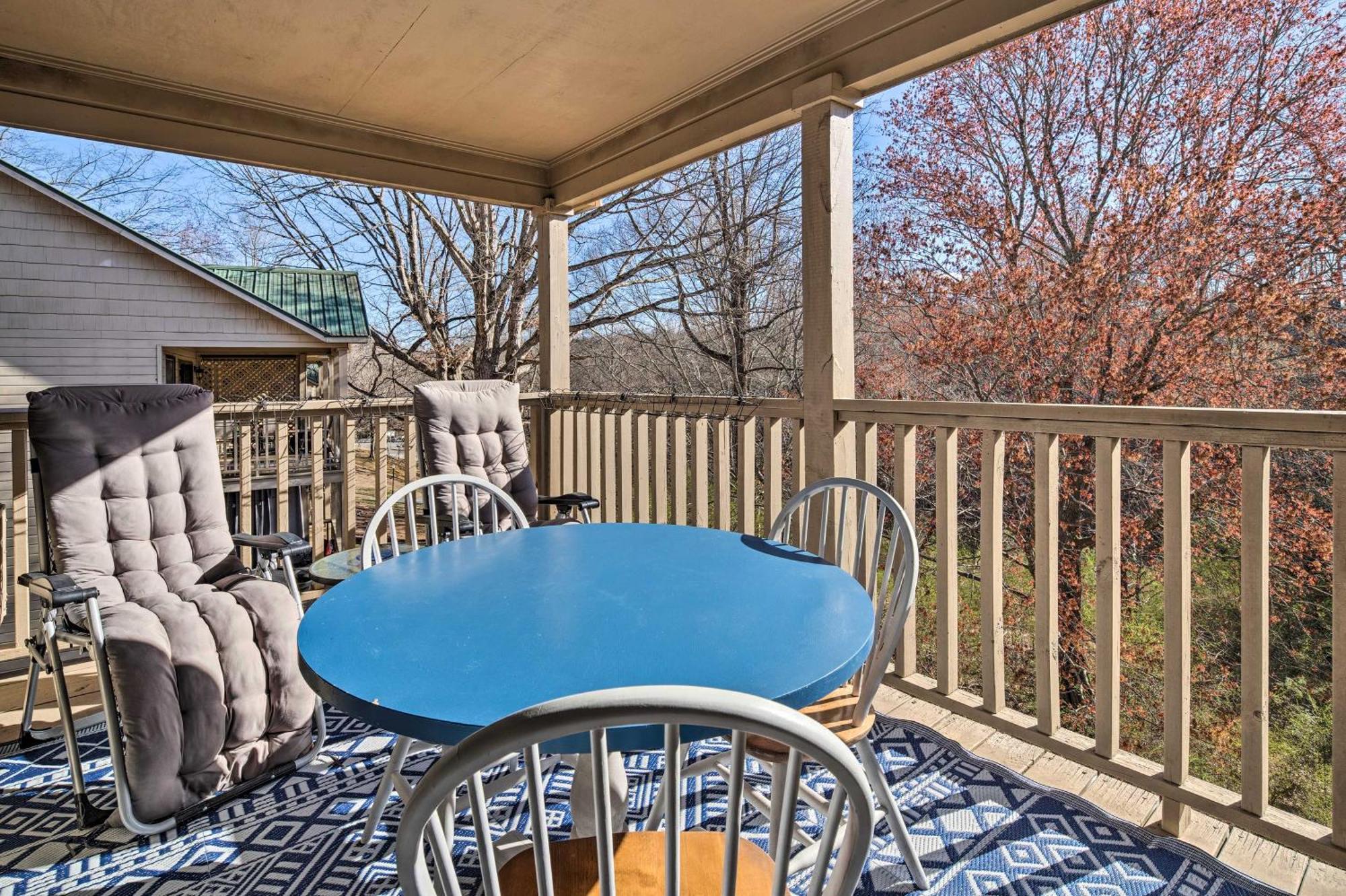 Lake Lure Studio With Private Balcony And Pool Access! 外观 照片